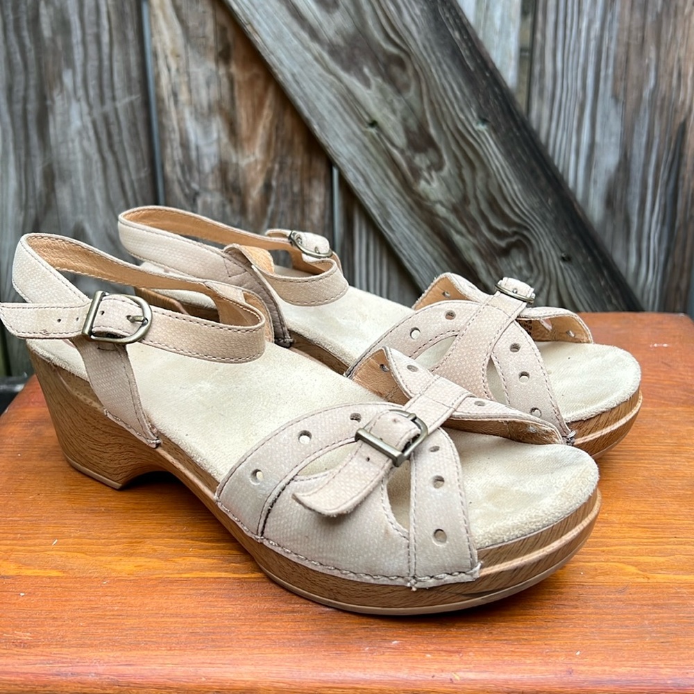 Dansko Light Beige Suede Sandals